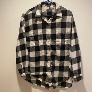 Levi’s, boxy 90s flannel, size medium